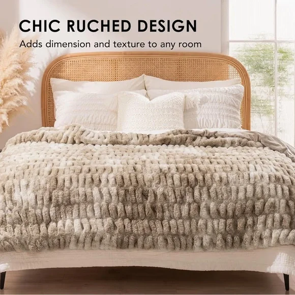 EVERGRACE Faux Rabbit Fur Throw Blanket 60x80 Beige Plush Reversible Velvet - Picture 1 of 15